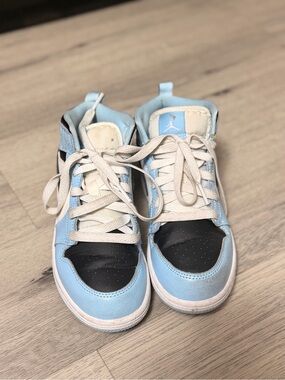 Jordan Kids Sky Blue and Black High-Top Sneakers